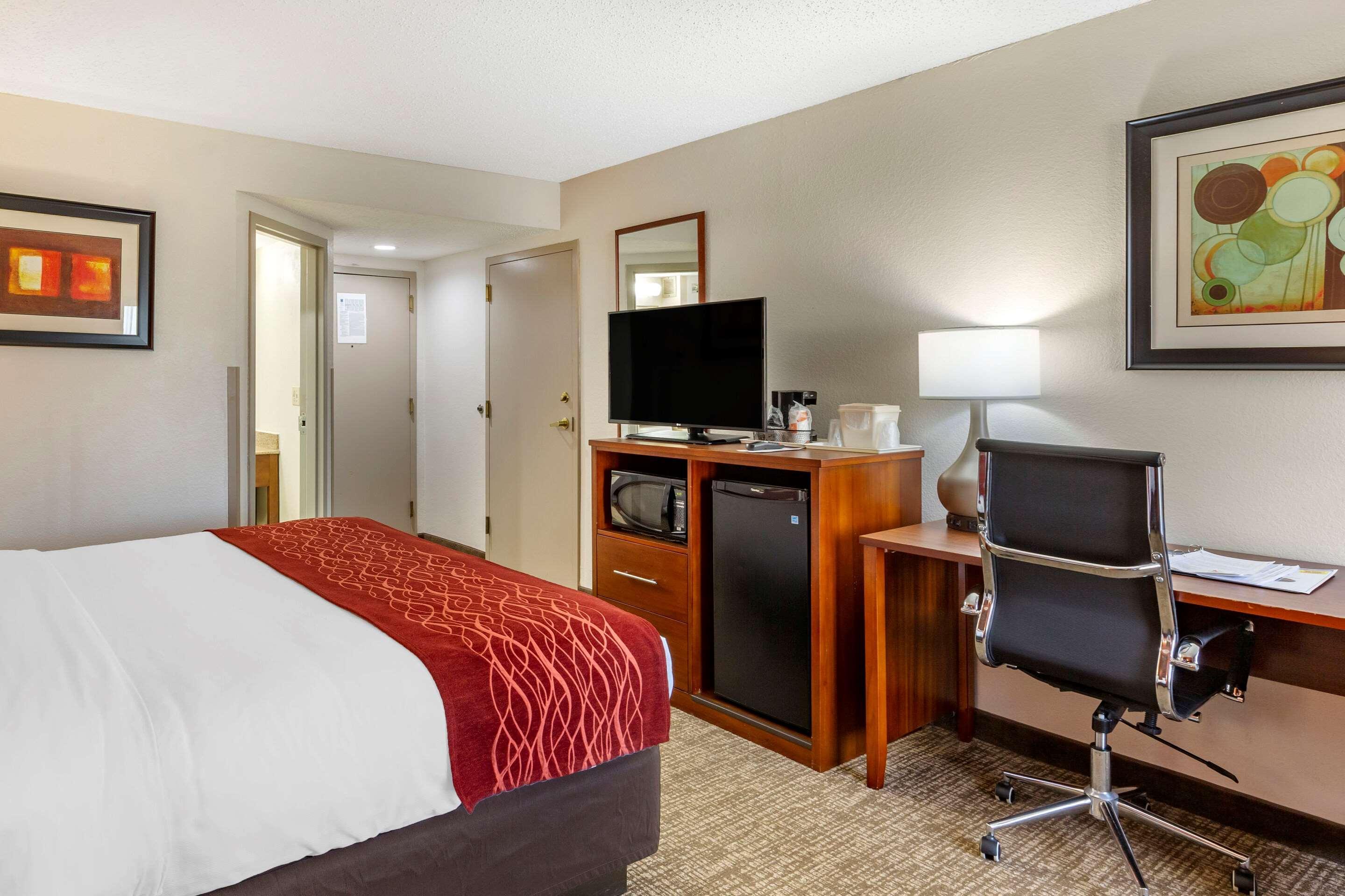 Comfort Inn Greensboro - Kernersville Buitenkant foto