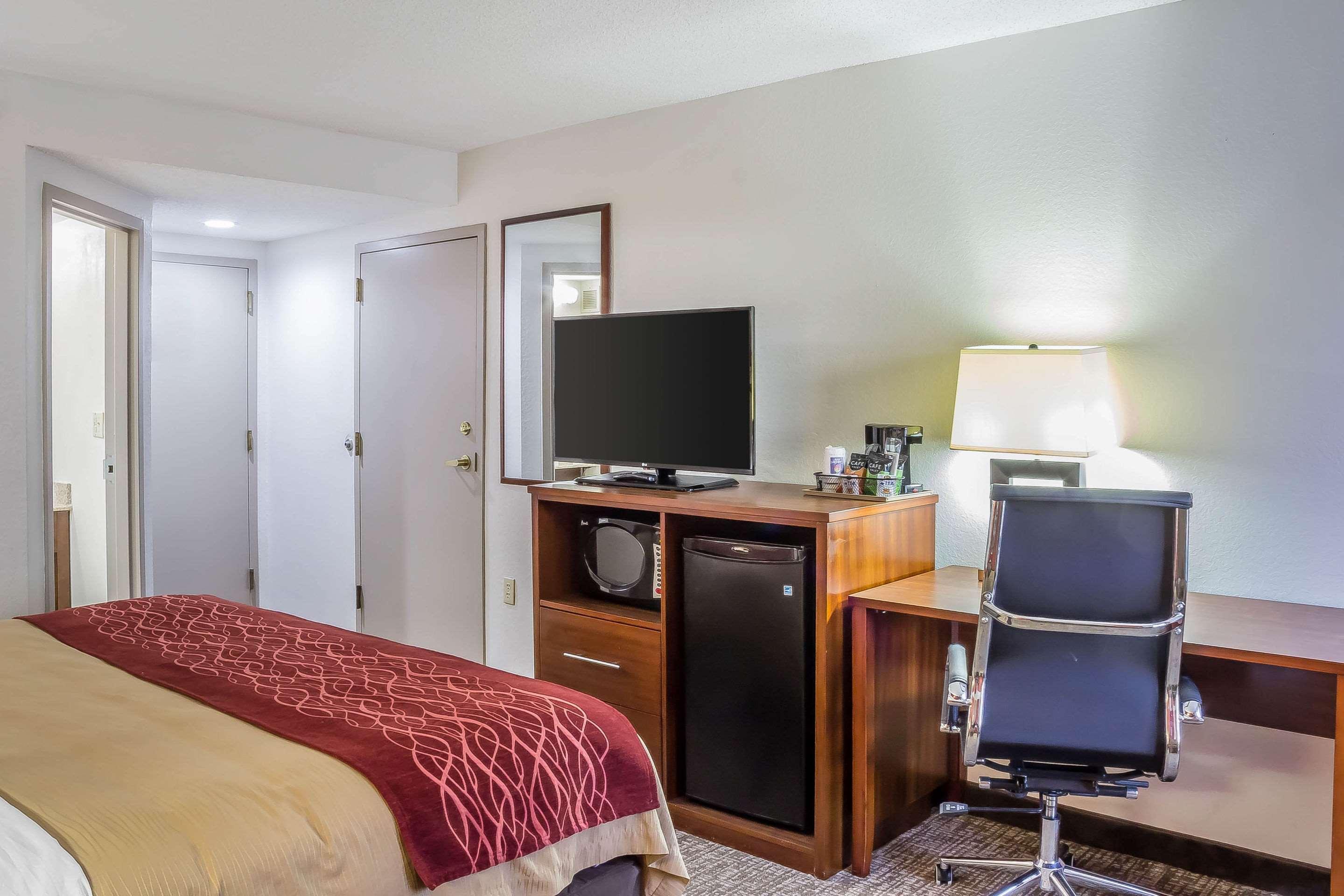 Comfort Inn Greensboro - Kernersville Buitenkant foto
