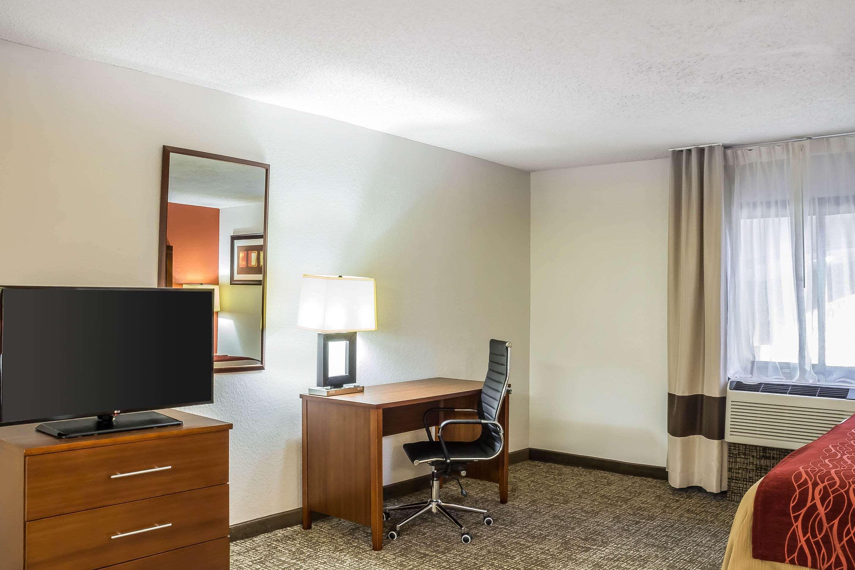 Comfort Inn Greensboro - Kernersville Buitenkant foto