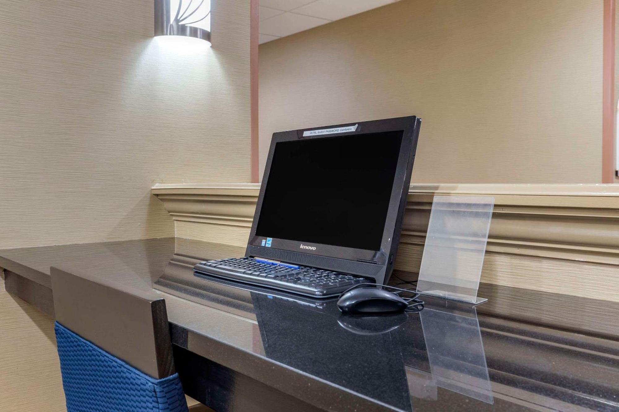 Comfort Inn Greensboro - Kernersville Buitenkant foto