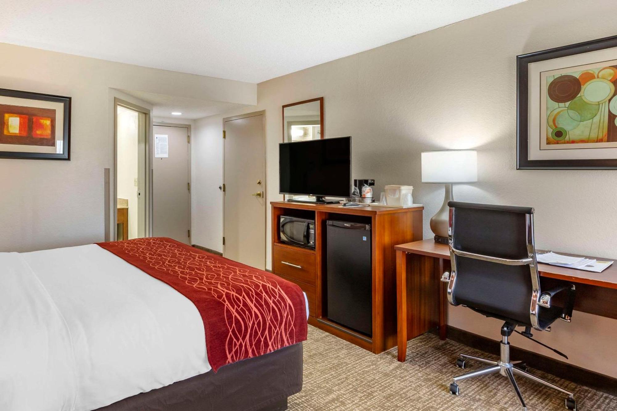 Comfort Inn Greensboro - Kernersville Buitenkant foto